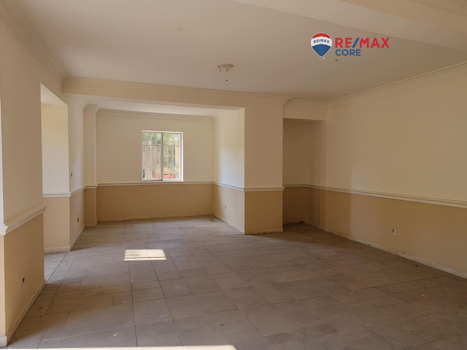 5 quarto Moradia para venda em Almendralejo com piscina garagem - 283 500 € (Ref: 9449187)