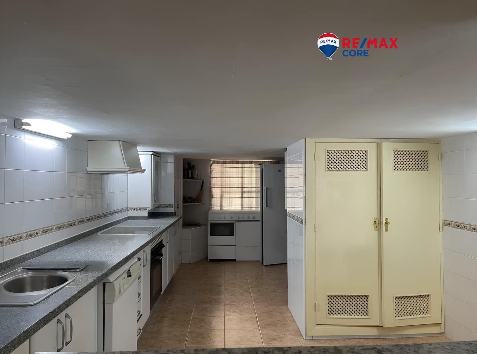 Chalet de 5 habitaciones en Almendralejo en venta con piscina garaje - 283.500 € (Ref: 9449187)