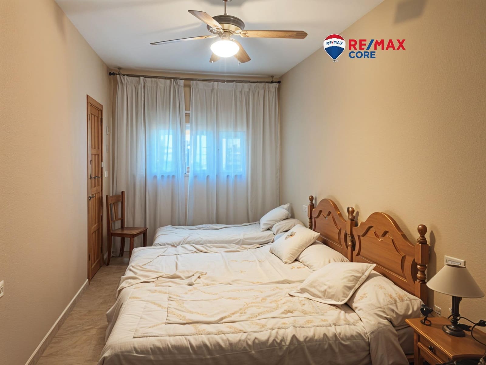 Chalet de 5 habitaciones en Almendralejo en venta con piscina garaje - 283.500 € (Ref: 9449187)