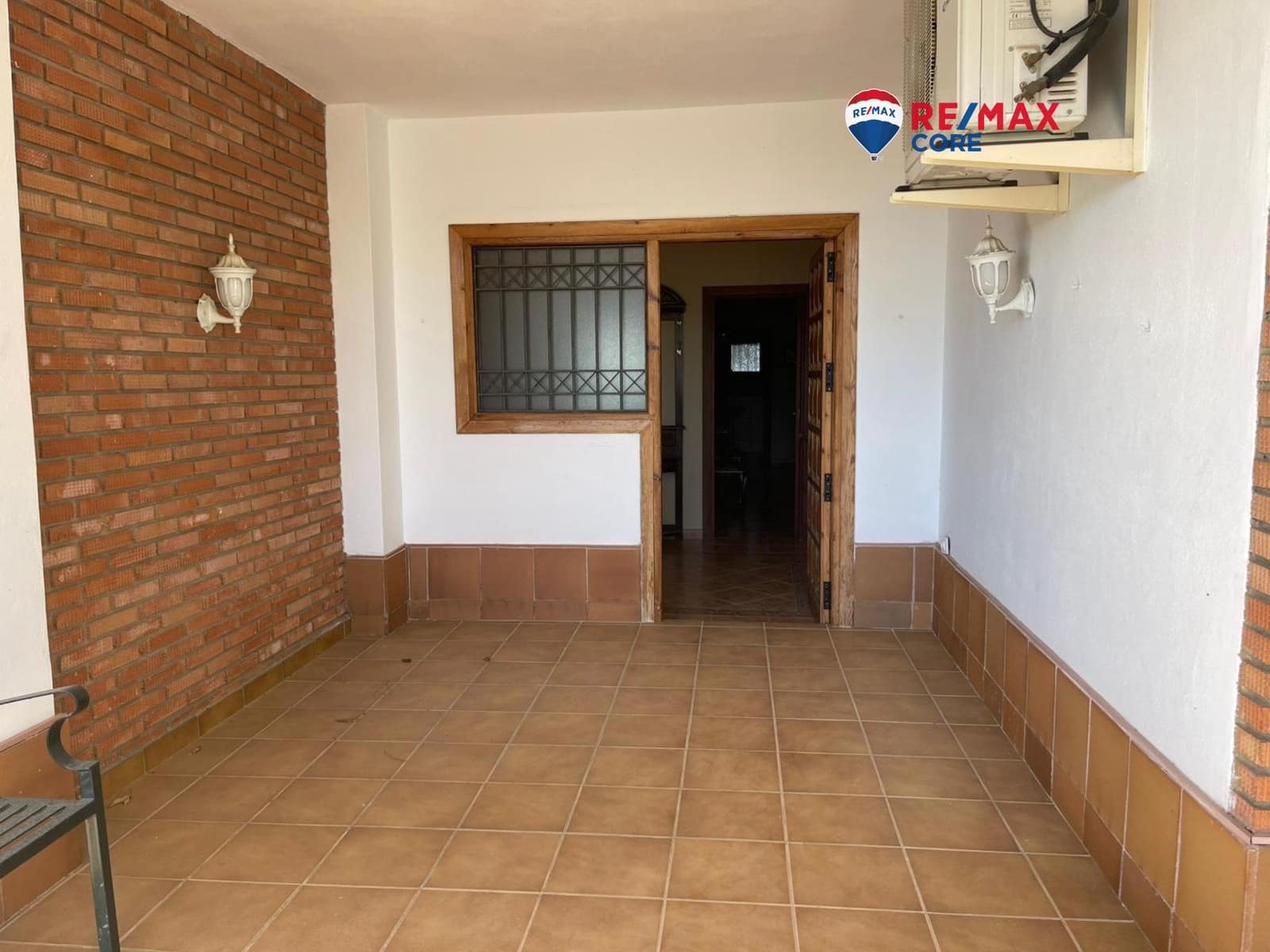 Chalet de 5 habitaciones en Almendralejo en venta con piscina garaje - 283.500 € (Ref: 9449187)
