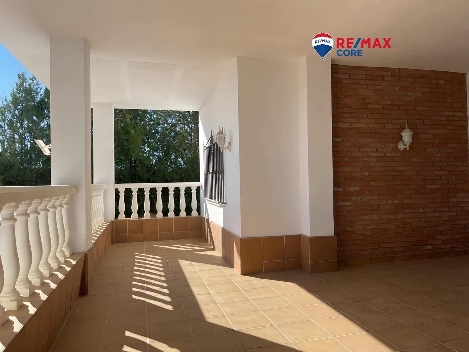 Chalet de 5 habitaciones en Almendralejo en venta con piscina garaje - 283.500 € (Ref: 9449187)