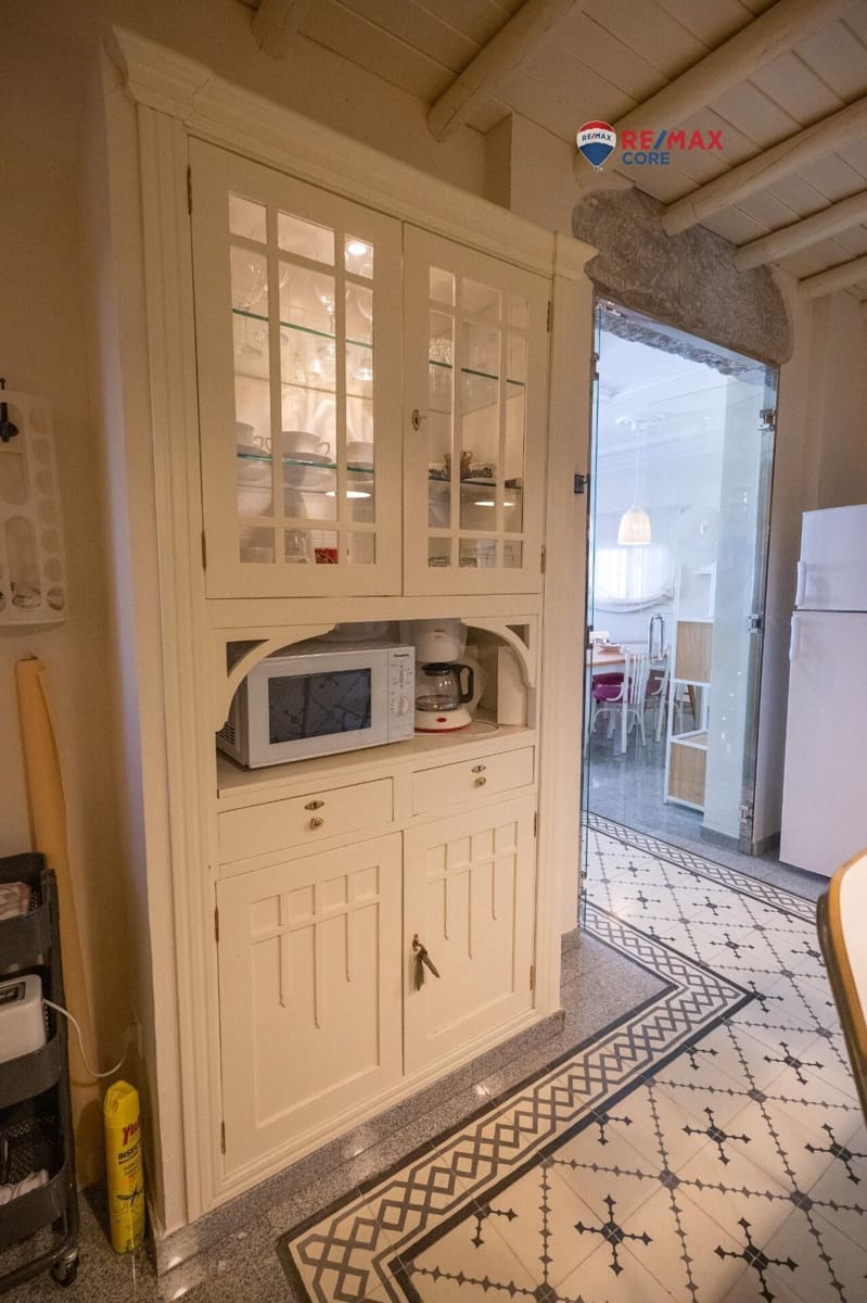 6 soverom Villa til salgs i Feria med svømmebasseng garasje - € 453 200 (Ref: 9450884)