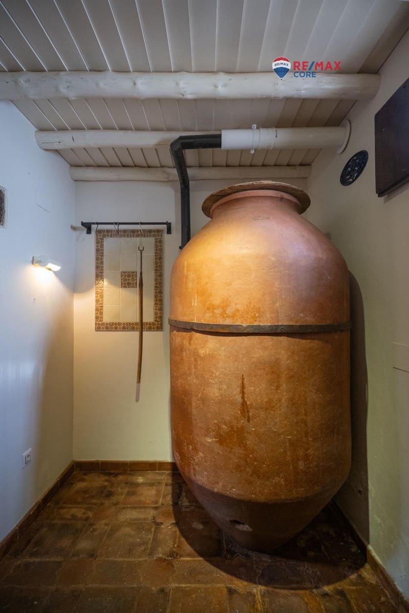 6 soverom Villa til salgs i Feria med svømmebasseng garasje - € 453 200 (Ref: 9450884)