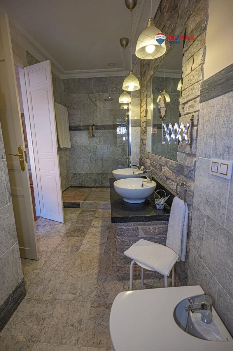 6 soverom Villa til salgs i Feria med svømmebasseng garasje - € 453 200 (Ref: 9450884)