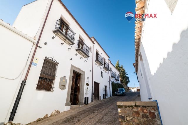 6 soverom Villa til salgs i Feria med svømmebasseng garasje - € 453 200 (Ref: 9450884)