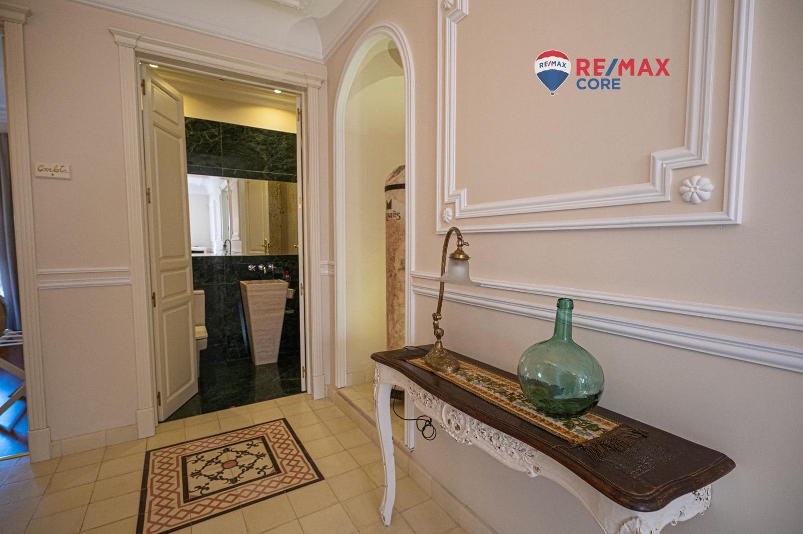 6 soverom Villa til salgs i Feria med svømmebasseng garasje - € 453 200 (Ref: 9450884)