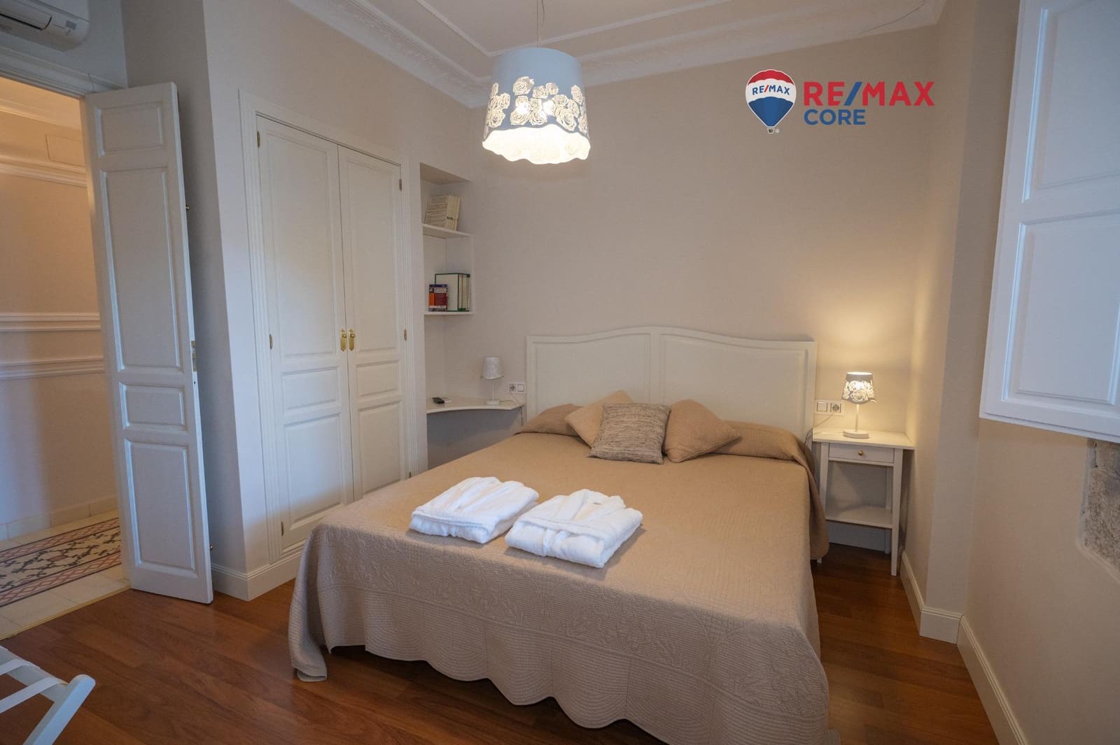 6 soverom Villa til salgs i Feria med svømmebasseng garasje - € 453 200 (Ref: 9450884)