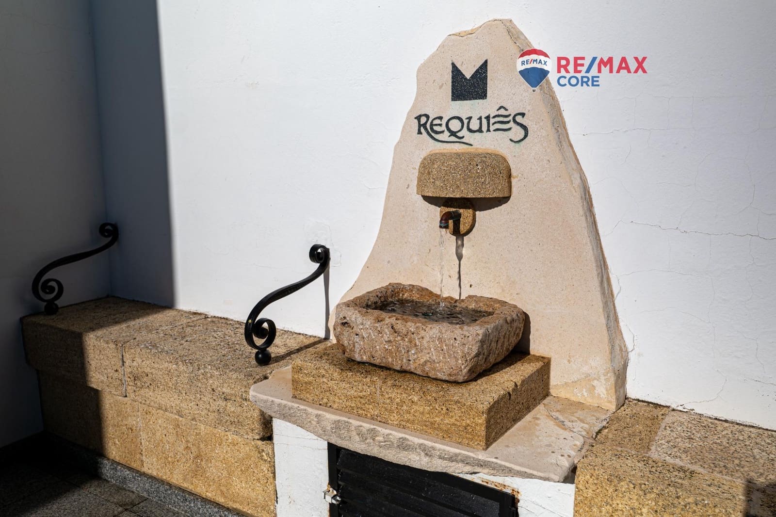 6 soverom Villa til salgs i Feria med svømmebasseng garasje - € 453 200 (Ref: 9450884)