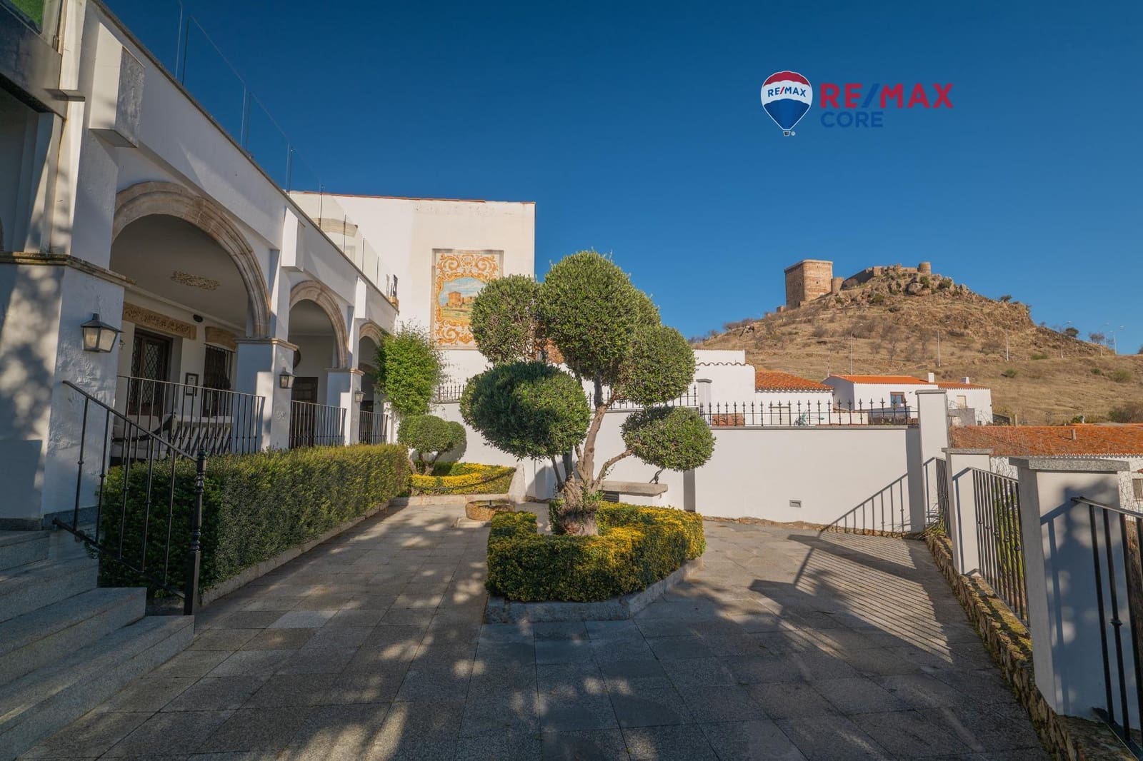 6 soverom Villa til salgs i Feria med svømmebasseng garasje - € 453 200 (Ref: 9450884)