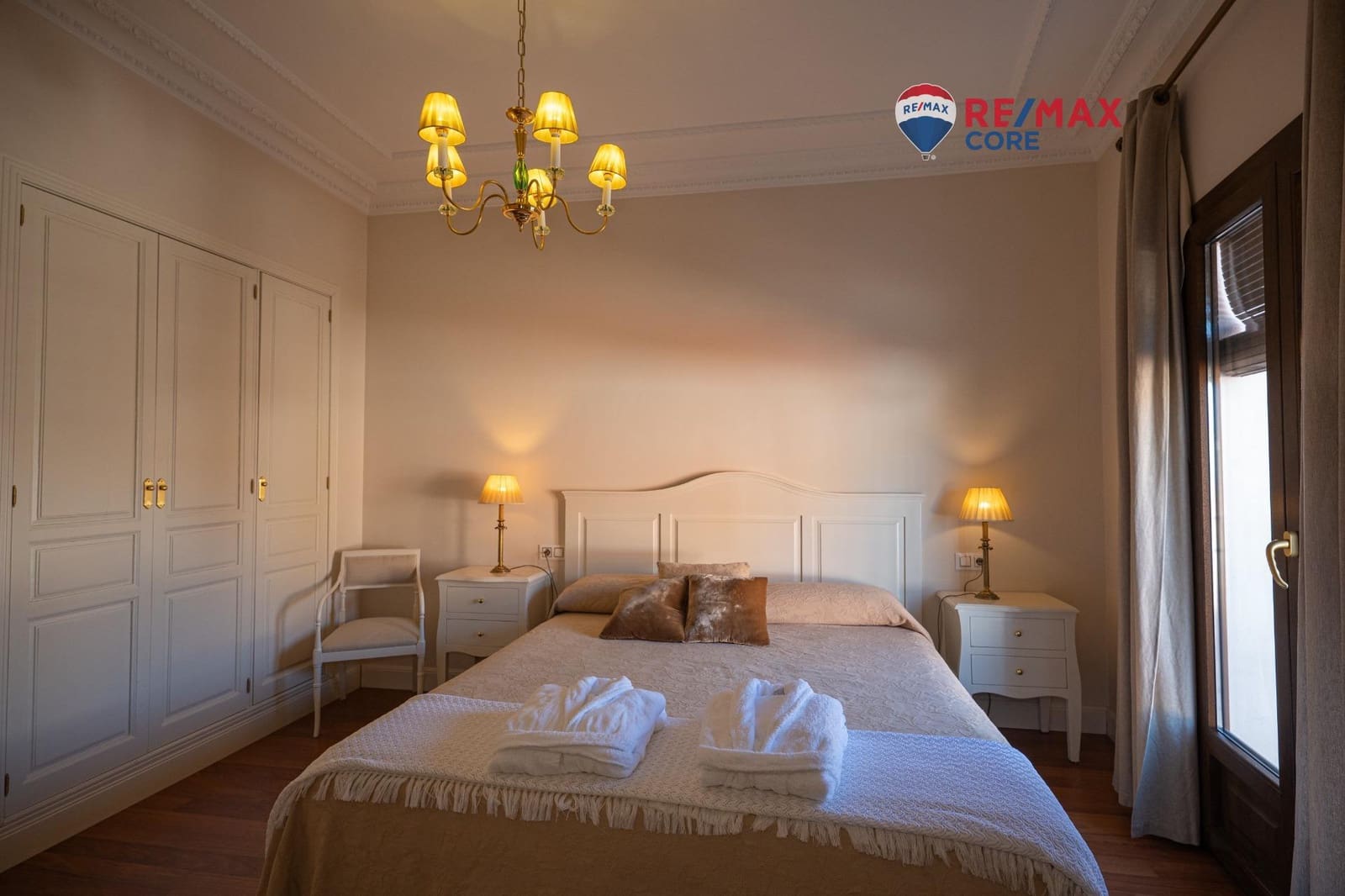 6 soverom Villa til salgs i Feria med svømmebasseng garasje - € 453 200 (Ref: 9450884)