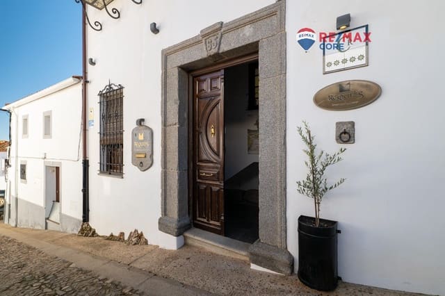 6 soverom Villa til salgs i Feria med svømmebasseng garasje - € 453 200 (Ref: 9450884)