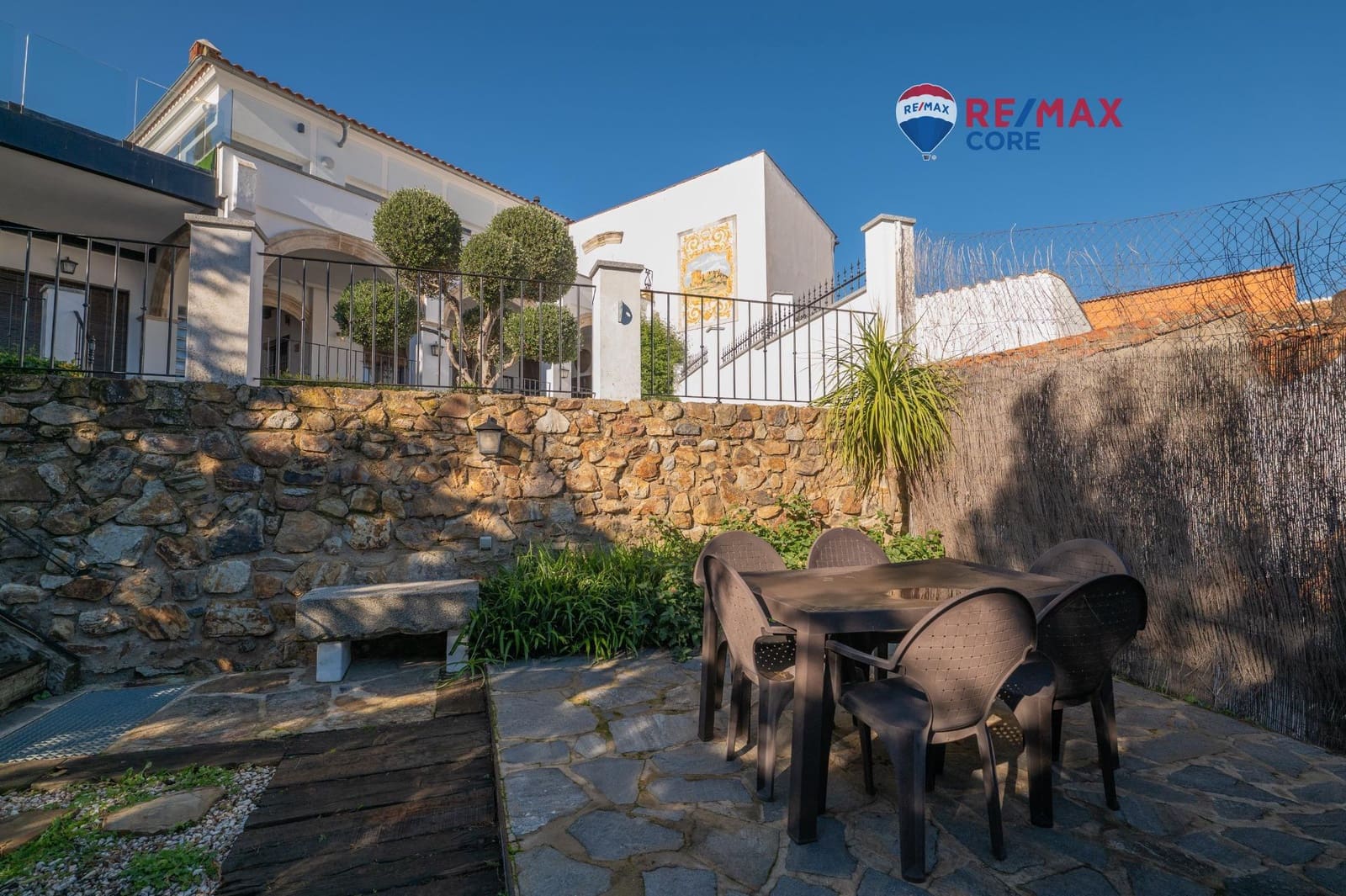 6 soverom Villa til salgs i Feria med svømmebasseng garasje - € 453 200 (Ref: 9450884)