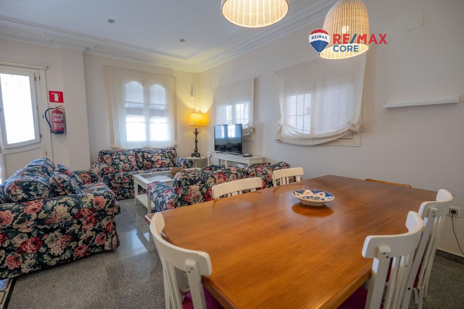 6 soverom Villa til salgs i Feria med svømmebasseng garasje - € 453 200 (Ref: 9450884)