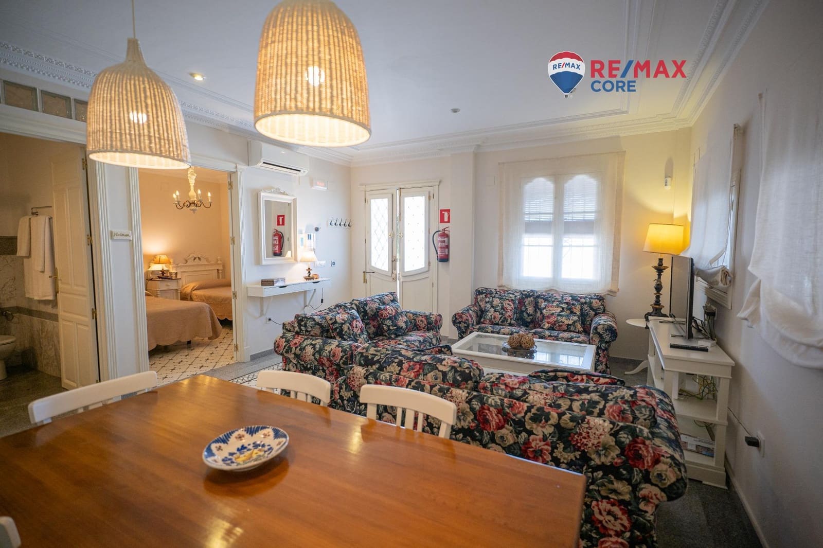 6 soverom Villa til salgs i Feria med svømmebasseng garasje - € 453 200 (Ref: 9450884)