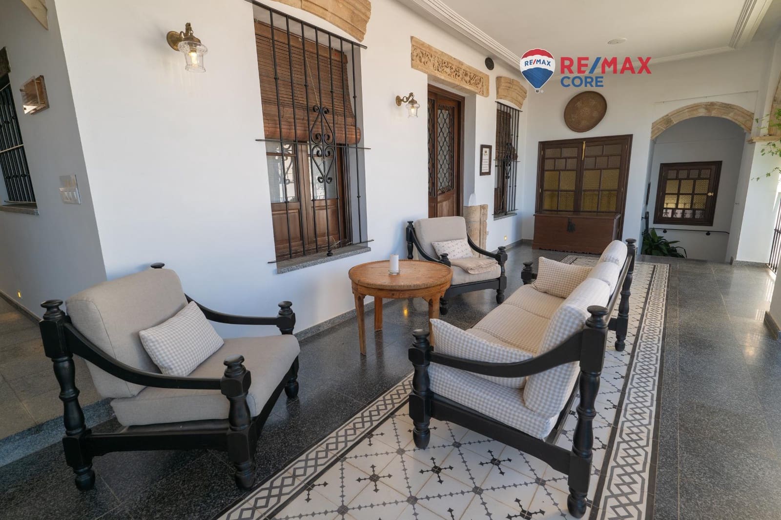 6 soverom Villa til salgs i Feria med svømmebasseng garasje - € 453 200 (Ref: 9450884)