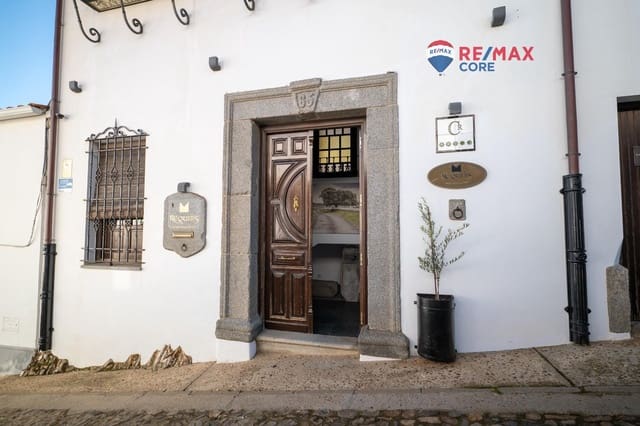 6 soverom Villa til salgs i Feria med svømmebasseng garasje - € 453 200 (Ref: 9450884)