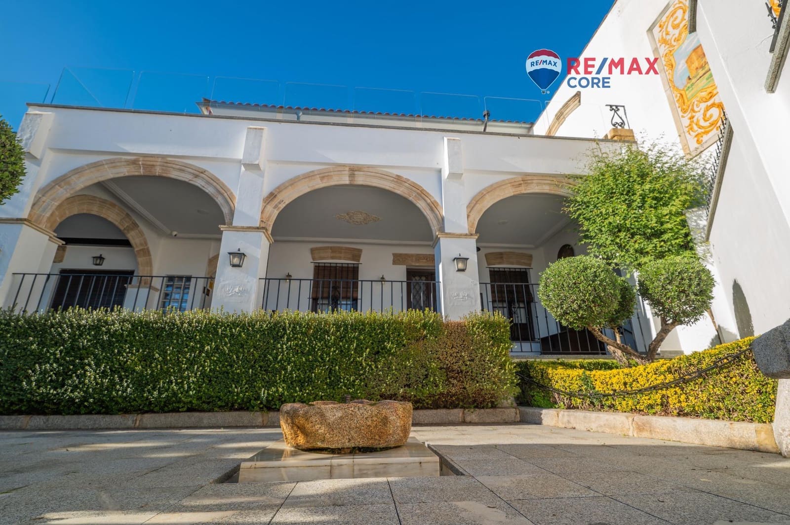 6 soverom Villa til salgs i Feria med svømmebasseng garasje - € 453 200 (Ref: 9450884)