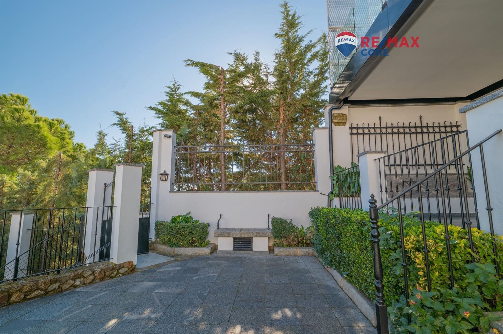 6 soverom Villa til salgs i Feria med svømmebasseng garasje - € 453 200 (Ref: 9450884)