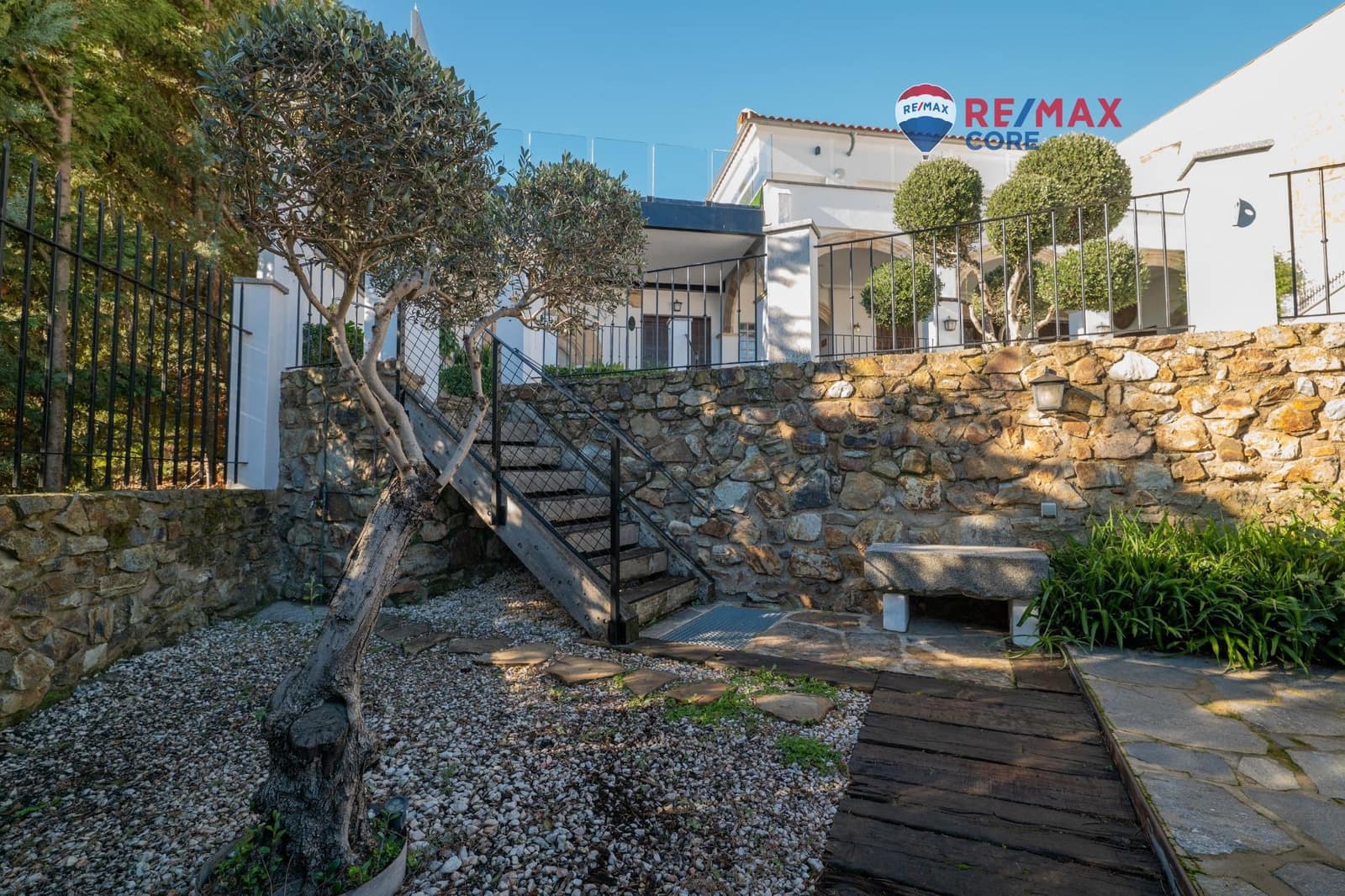 6 soverom Villa til salgs i Feria med svømmebasseng garasje - € 453 200 (Ref: 9450884)