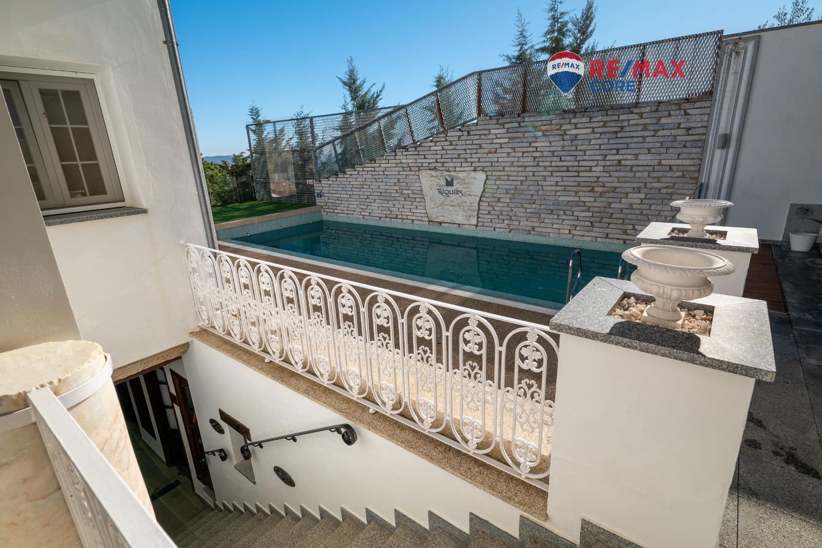 6 soverom Villa til salgs i Feria med svømmebasseng garasje - € 453 200 (Ref: 9450884)