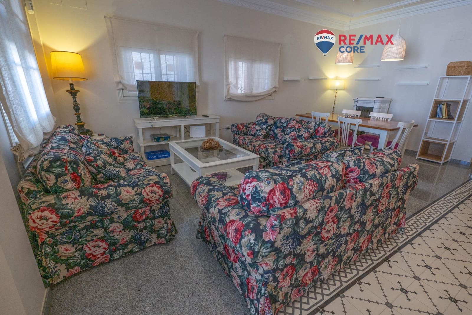 6 soverom Villa til salgs i Feria med svømmebasseng garasje - € 453 200 (Ref: 9450884)