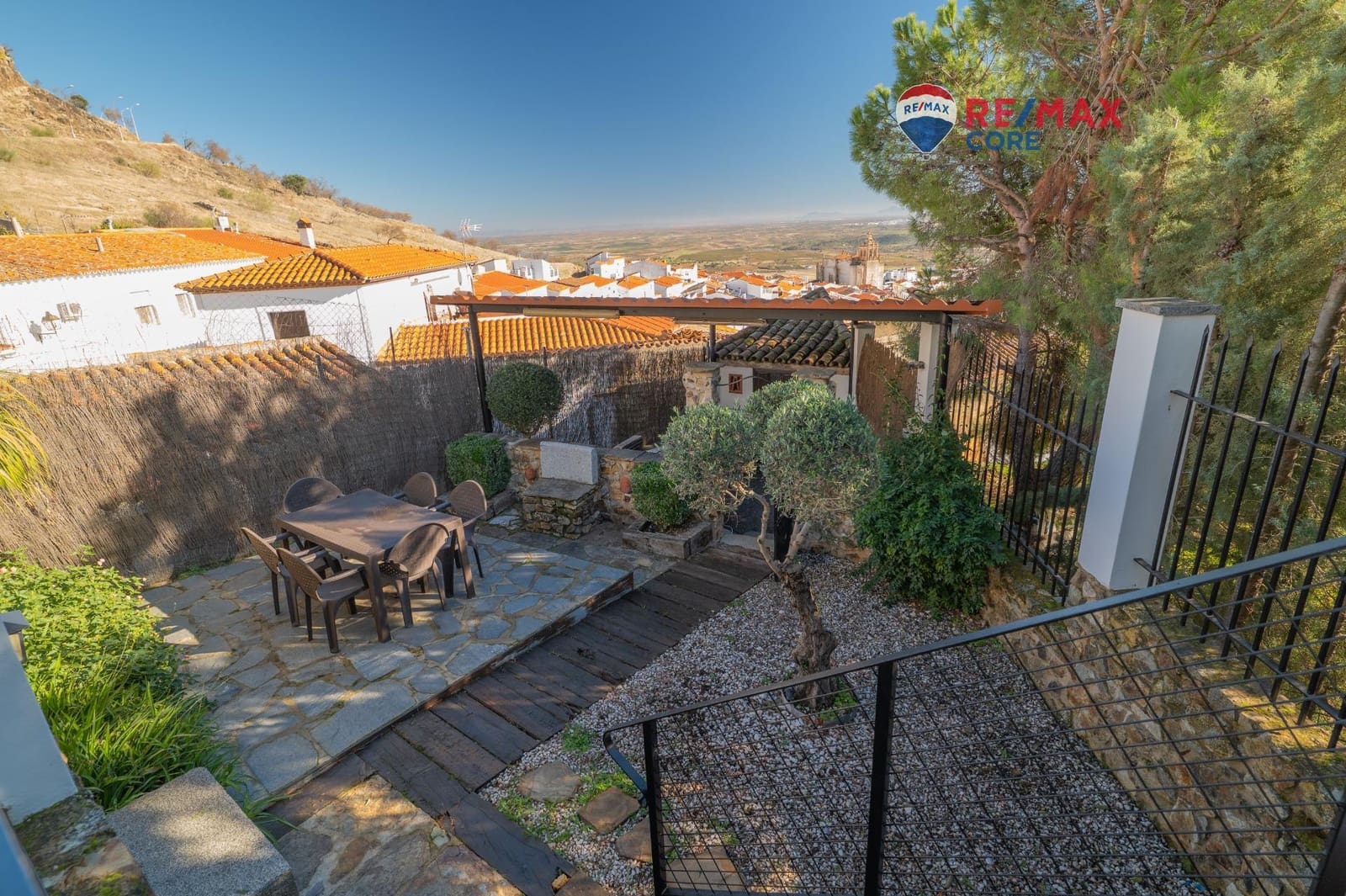 6 soverom Villa til salgs i Feria med svømmebasseng garasje - € 453 200 (Ref: 9450884)