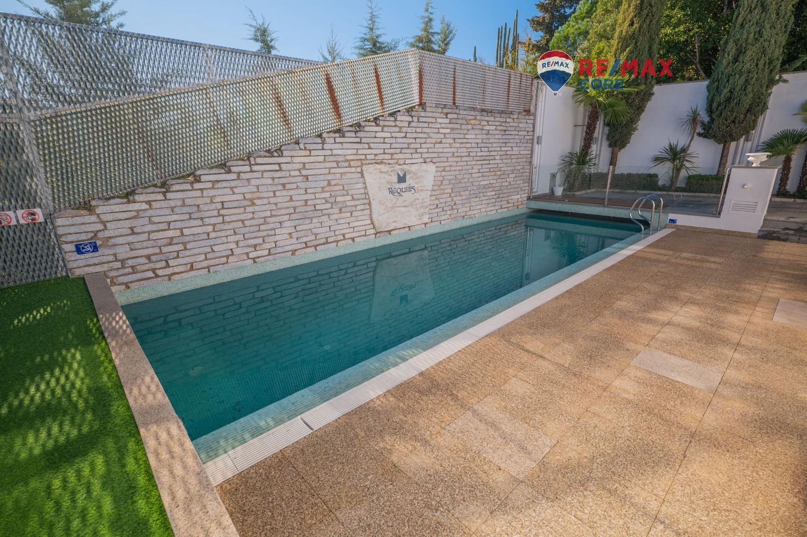 6 soverom Villa til salgs i Feria med svømmebasseng garasje - € 453 200 (Ref: 9450884)