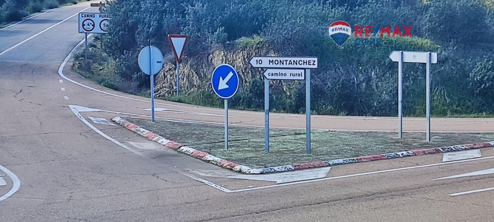 3 sypialnia Finka/Dom wiejski na sprzedaż w Zarza de Montanchez z basenem - 215 000 € (Ref: 9452782)