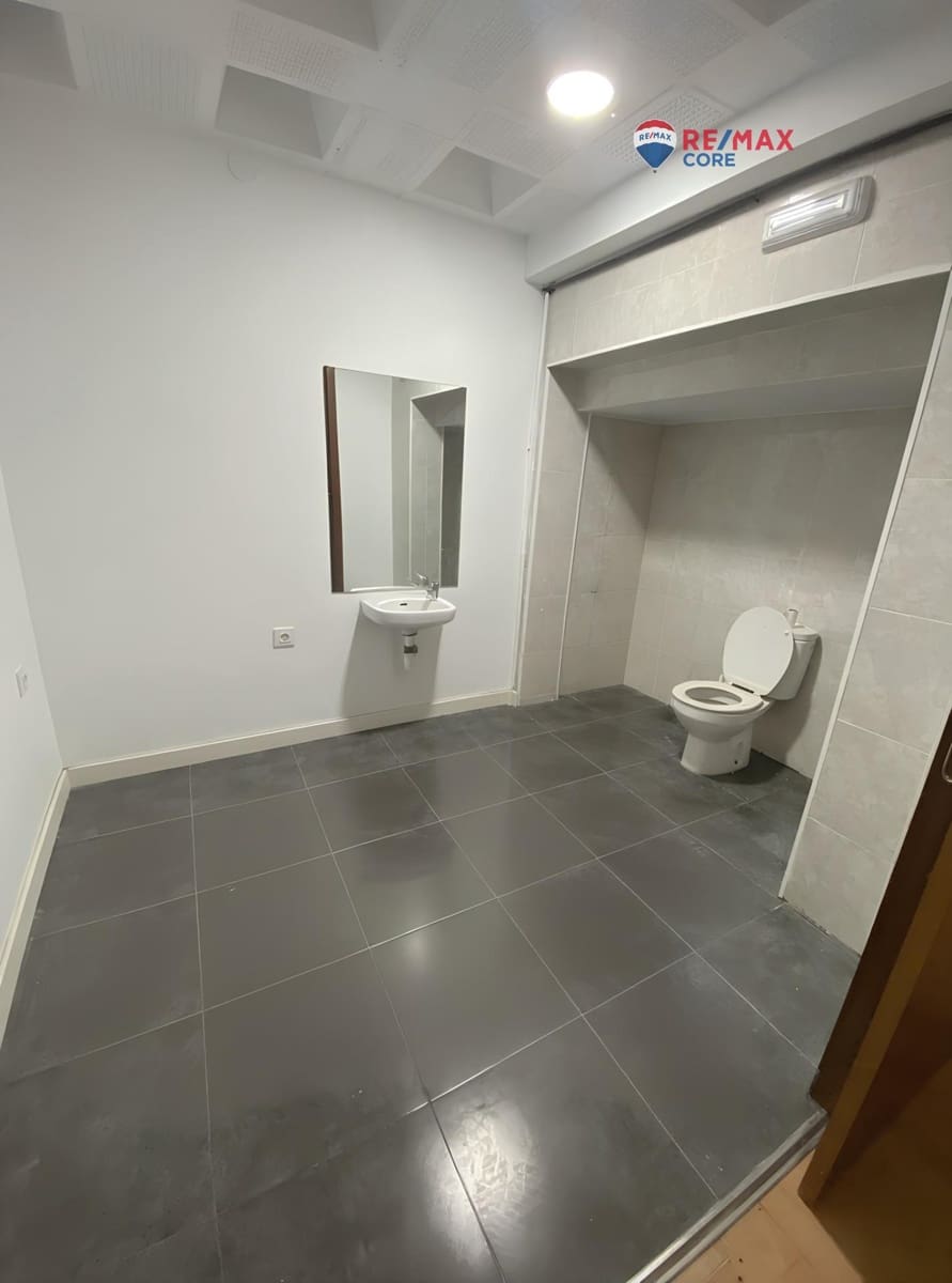 Commerciale in vendita in Caceres citta - 165.000 € (Rif: 9452783)