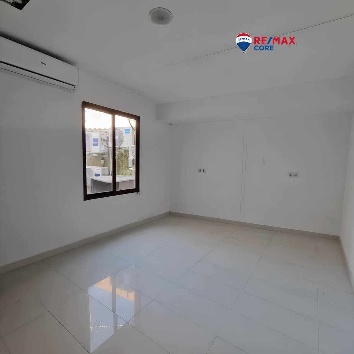 Erhverv til salg i Olivenza - € 178.000 (Ref: 9456268)