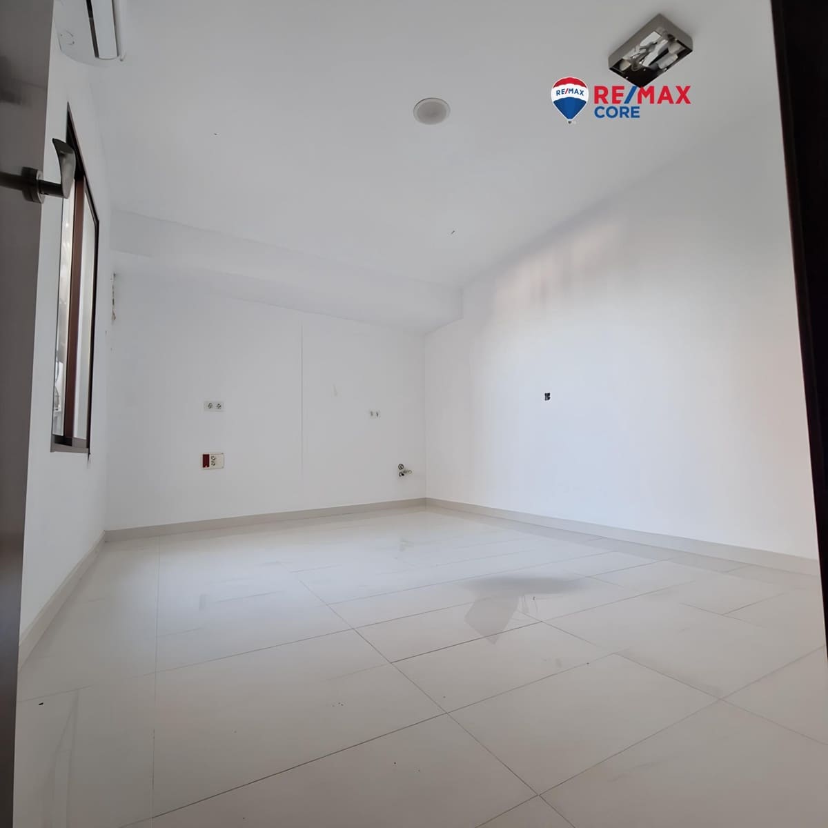 Erhverv til salg i Olivenza - € 178.000 (Ref: 9456268)