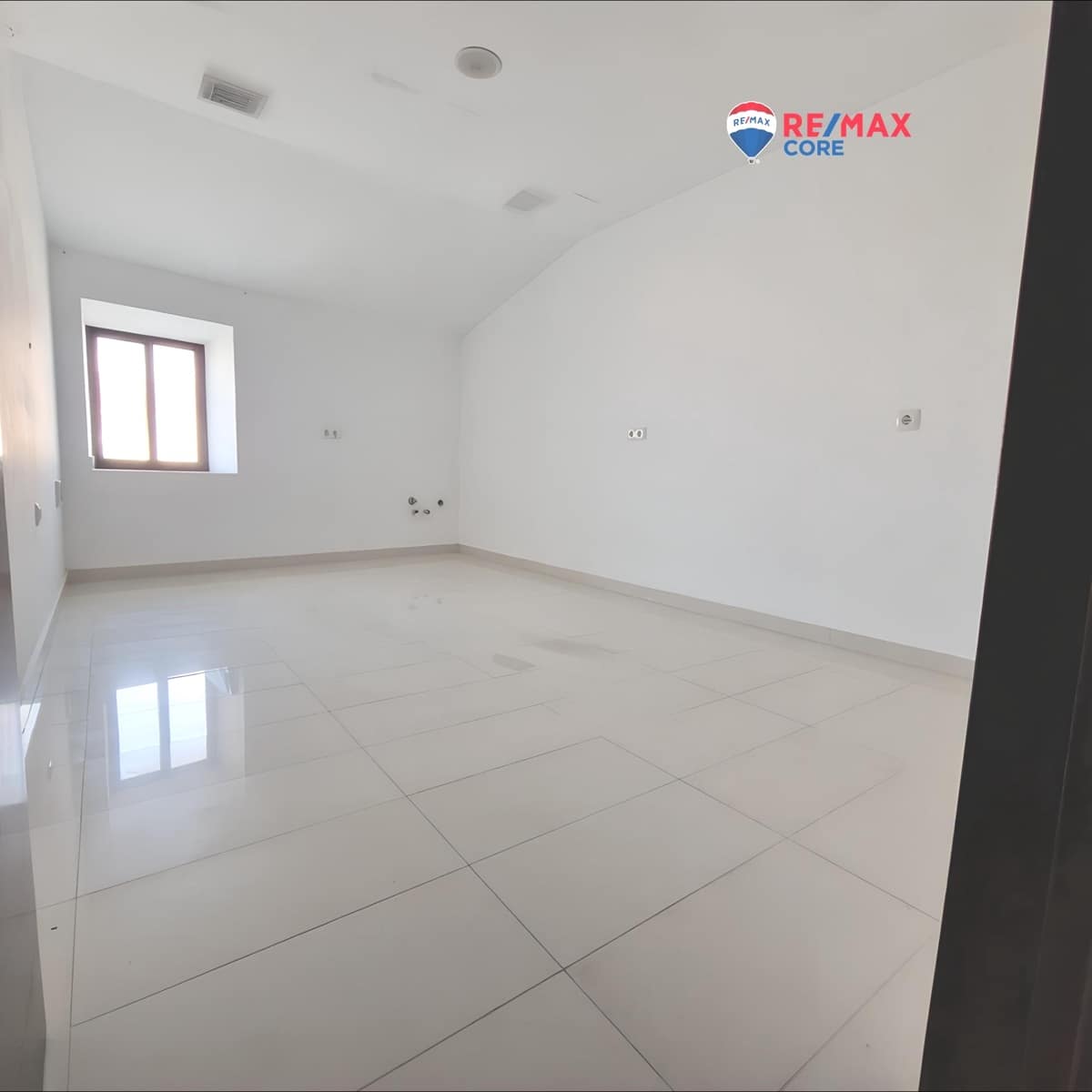 Erhverv til salg i Olivenza - € 178.000 (Ref: 9456268)