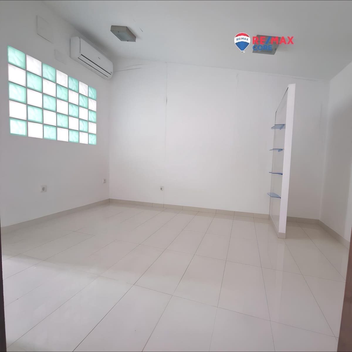 Erhverv til salg i Olivenza - € 178.000 (Ref: 9456268)