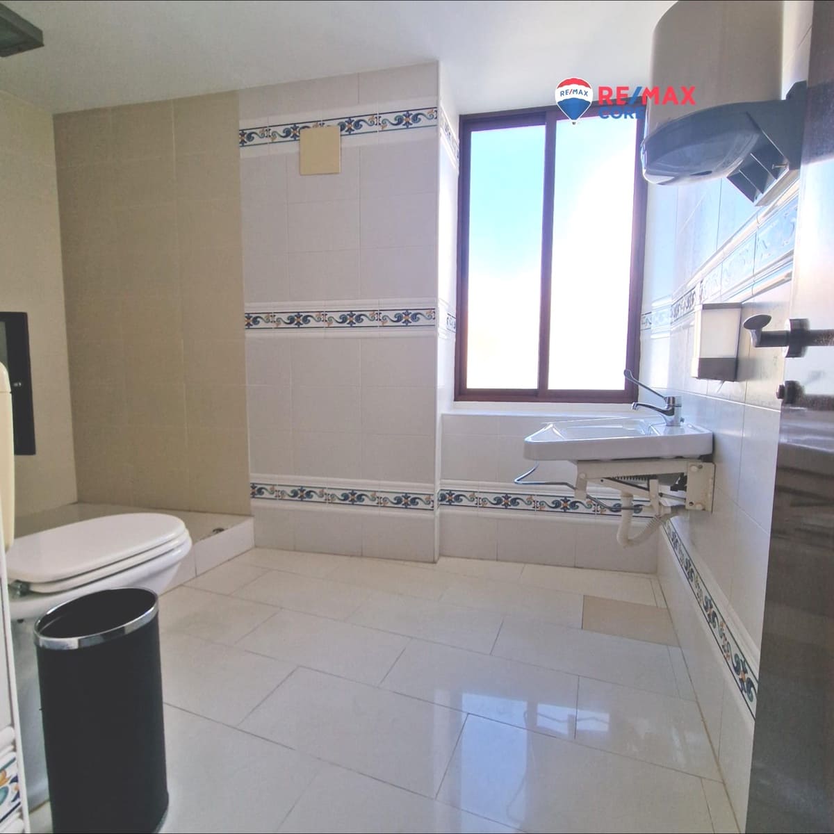 Erhverv til salg i Olivenza - € 178.000 (Ref: 9456268)