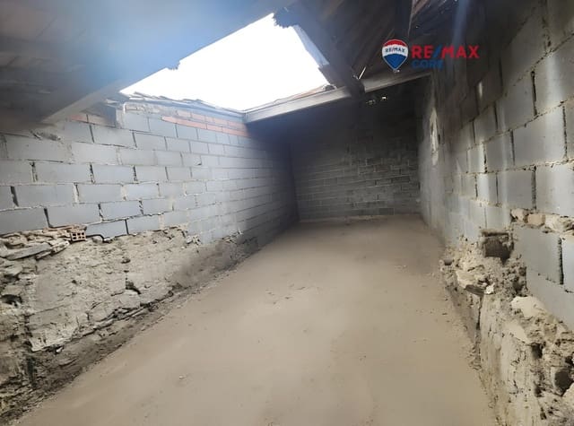 3 soverom Hus til salgs i Cáceres by - € 32 000 (Ref: 9468628)