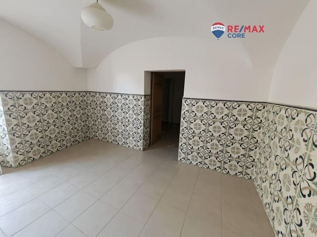 3 soverom Hus til salgs i Cáceres by - € 32 000 (Ref: 9468628)