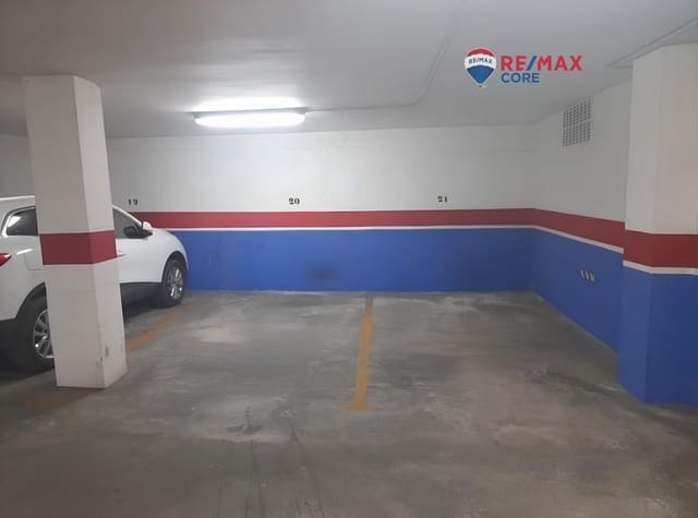 Garagem para venda em Almendralejo - 16 500 € (Ref: 9470375)