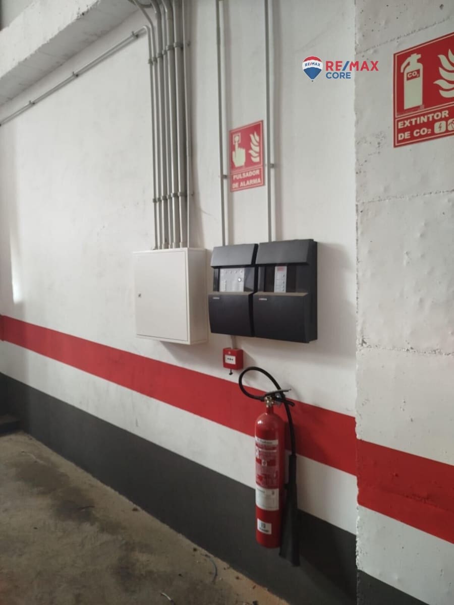 Garage for sale in Badajoz city - € 295,000 (Ref: 9494623)