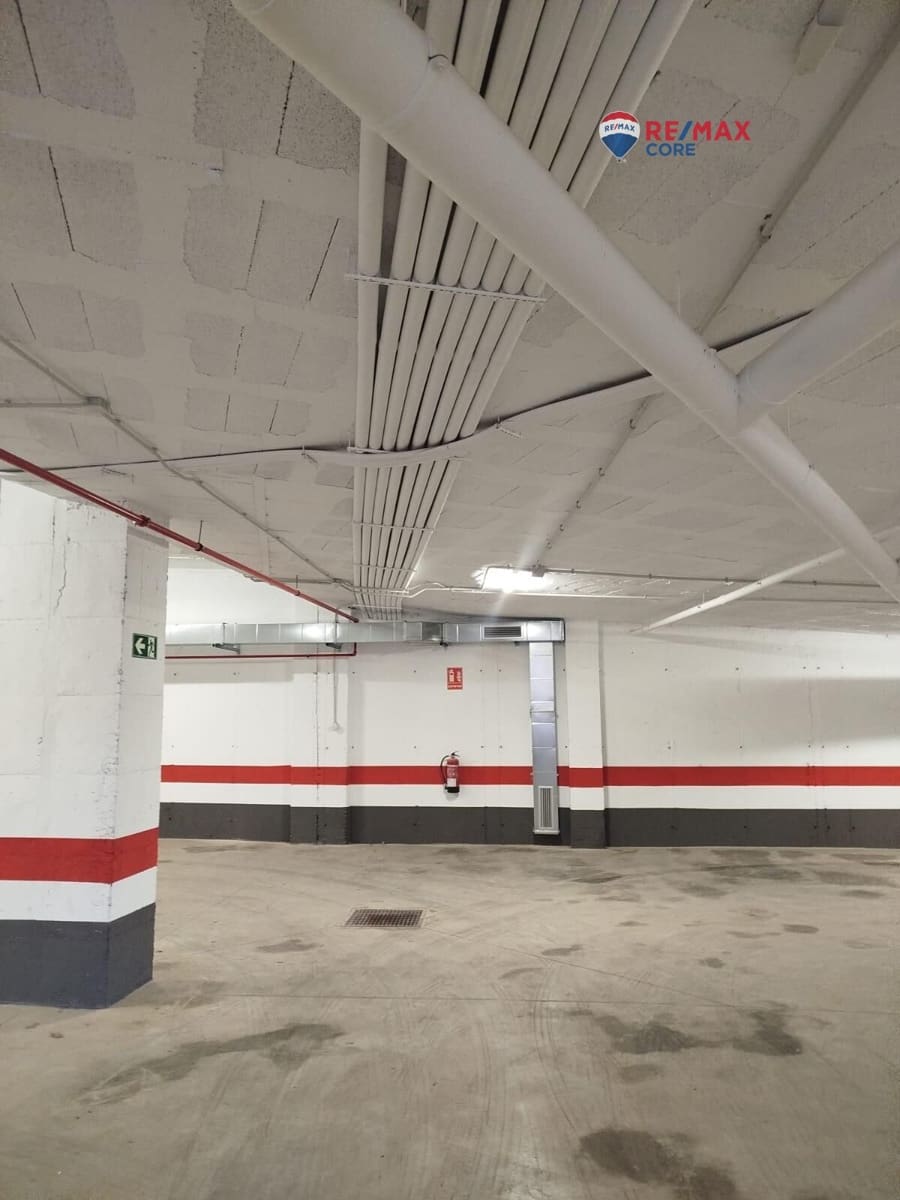 Garage for sale in Badajoz city - € 295,000 (Ref: 9494623)