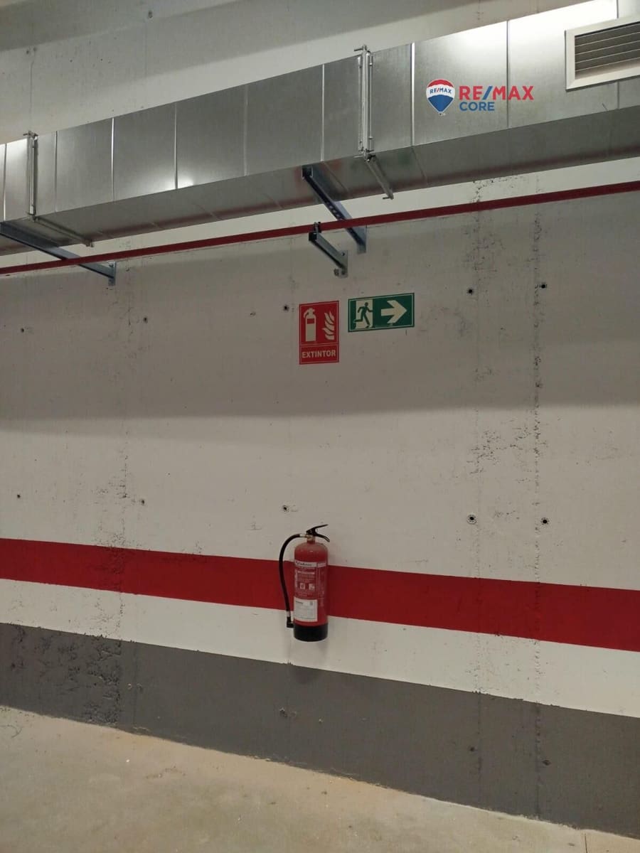 Garage for sale in Badajoz city - € 295,000 (Ref: 9494623)