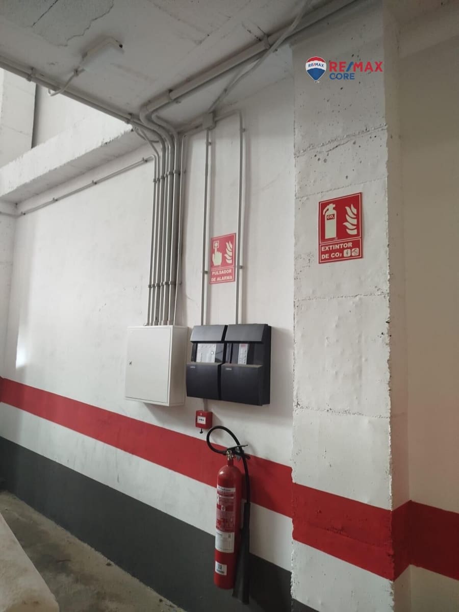 Garage for sale in Badajoz city - € 295,000 (Ref: 9494623)