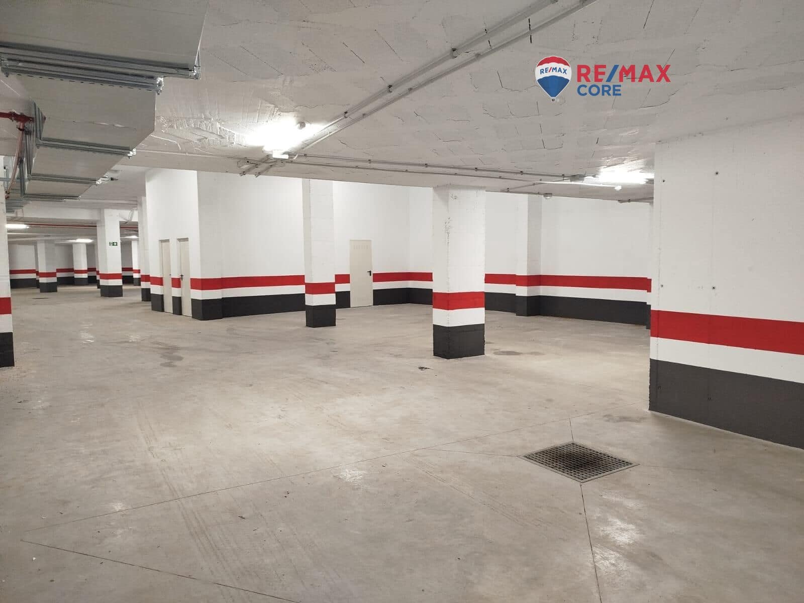 Garage for sale in Badajoz city - € 295,000 (Ref: 9494623)