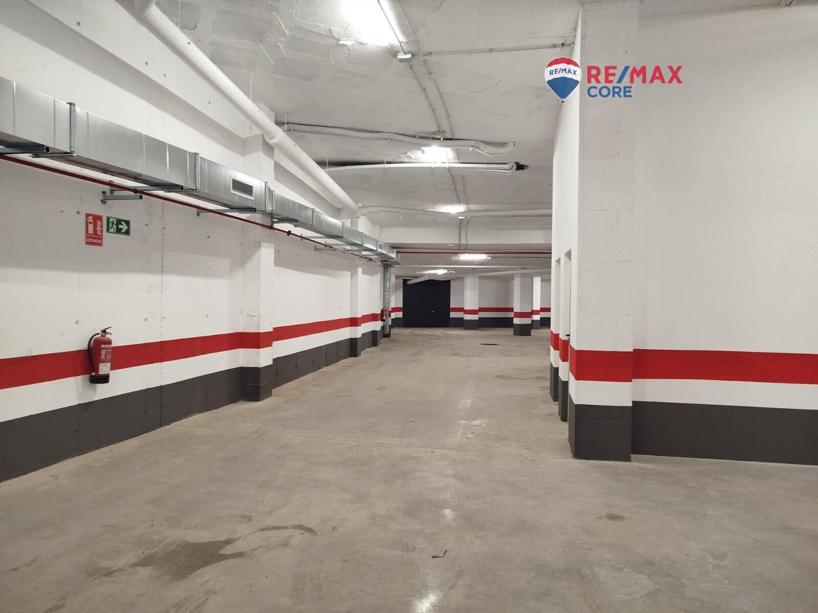 Garage for sale in Badajoz city - € 295,000 (Ref: 9494623)