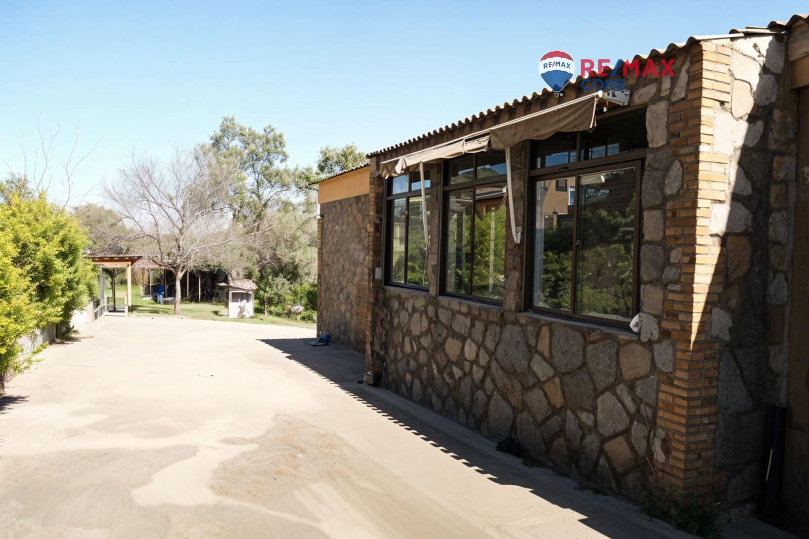 Chalet de 6 habitaciones en Sierra de Fuentes en venta con piscina garaje - 370.000 € (Ref: 9520846)
