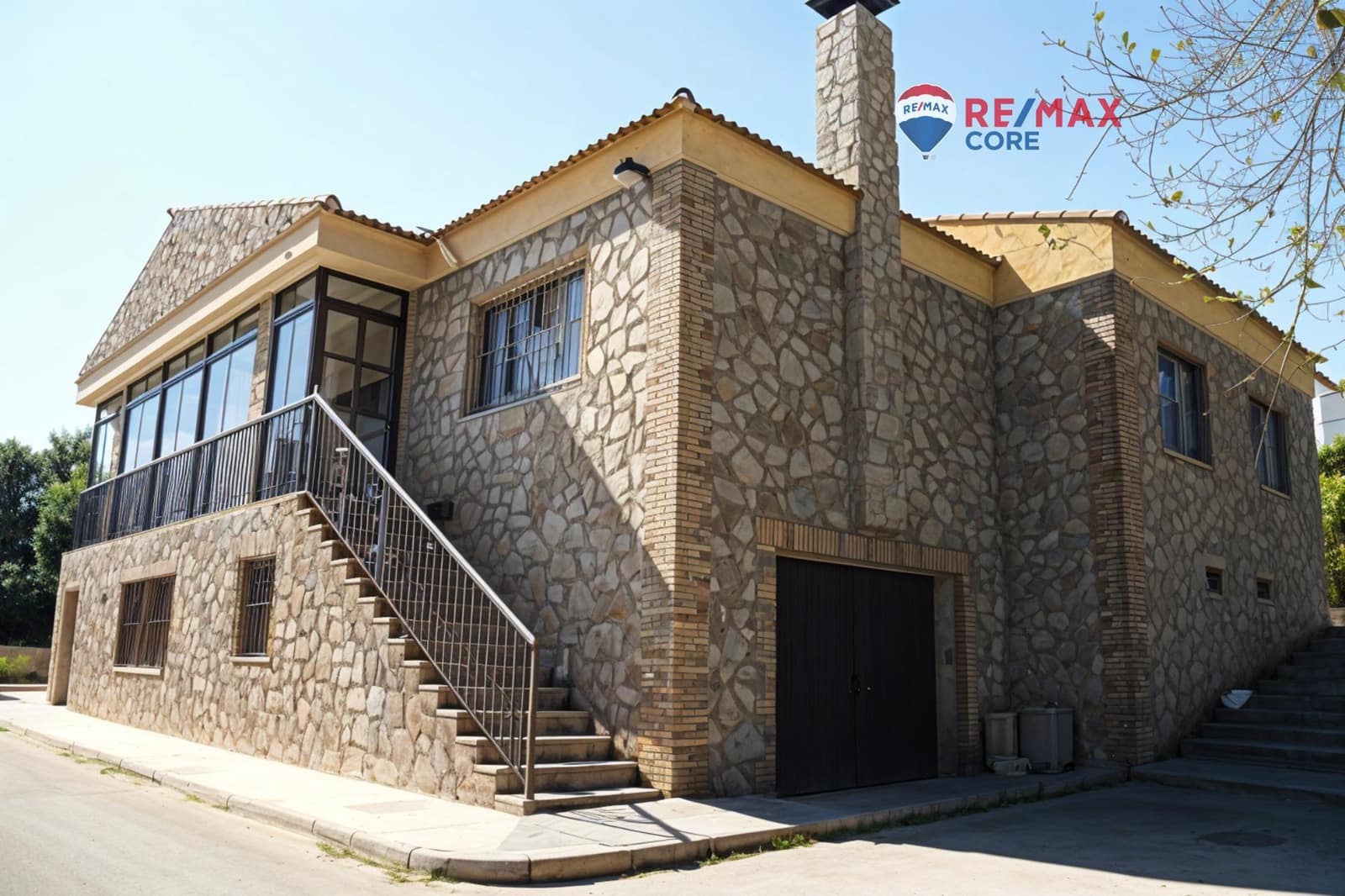 Chalet de 6 habitaciones en Sierra de Fuentes en venta con piscina garaje - 370.000 € (Ref: 9520846)