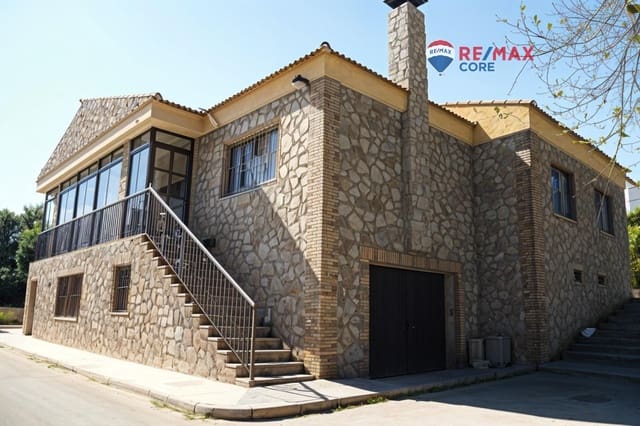 Chalet de 6 habitaciones en Sierra de Fuentes en venta con piscina garaje - 370.000 € (Ref: 9520846)