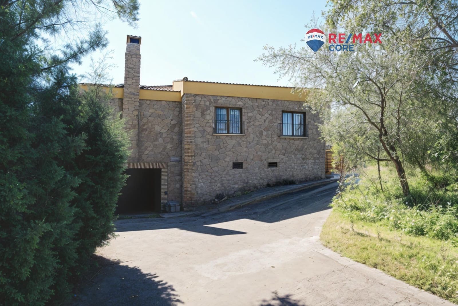 Chalet de 6 habitaciones en Sierra de Fuentes en venta con piscina garaje - 370.000 € (Ref: 9520846)