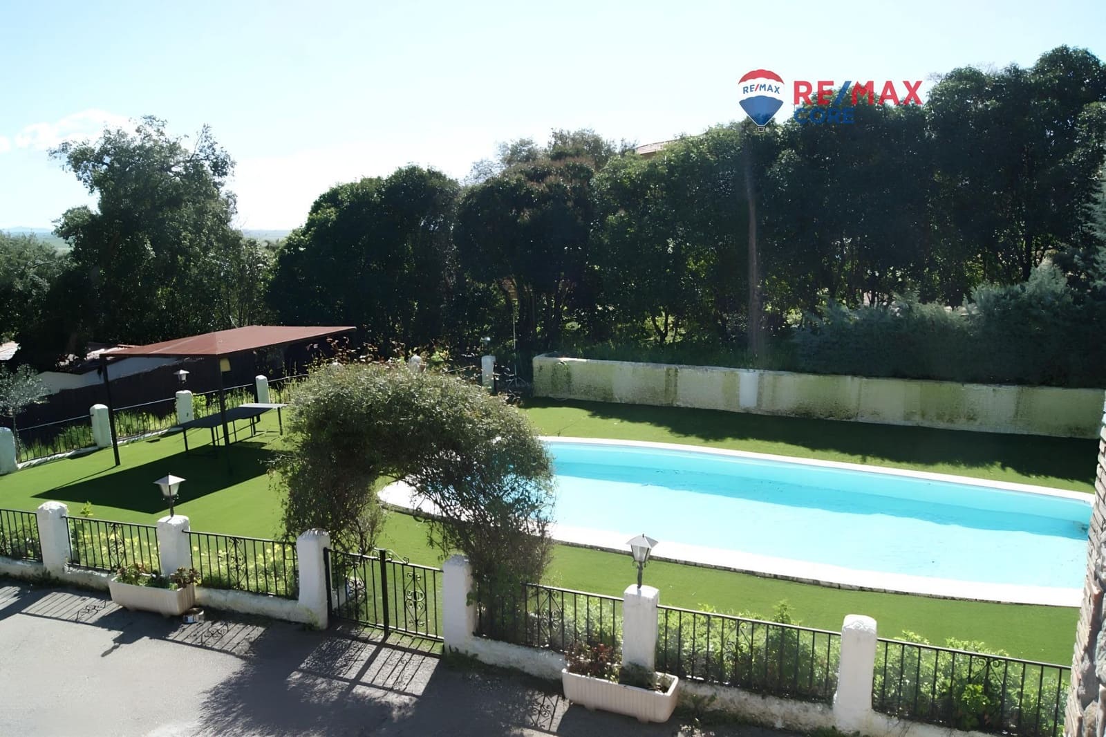 Chalet de 6 habitaciones en Sierra de Fuentes en venta con piscina garaje - 370.000 € (Ref: 9520846)