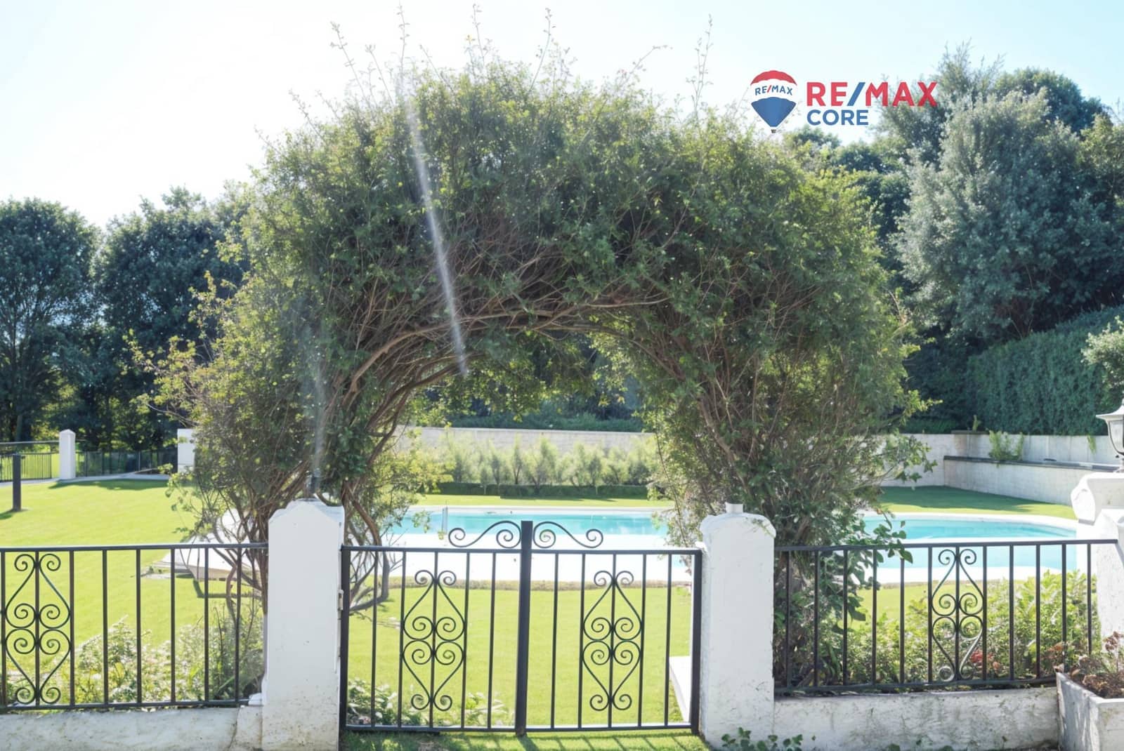 Chalet de 6 habitaciones en Sierra de Fuentes en venta con piscina garaje - 370.000 € (Ref: 9520846)