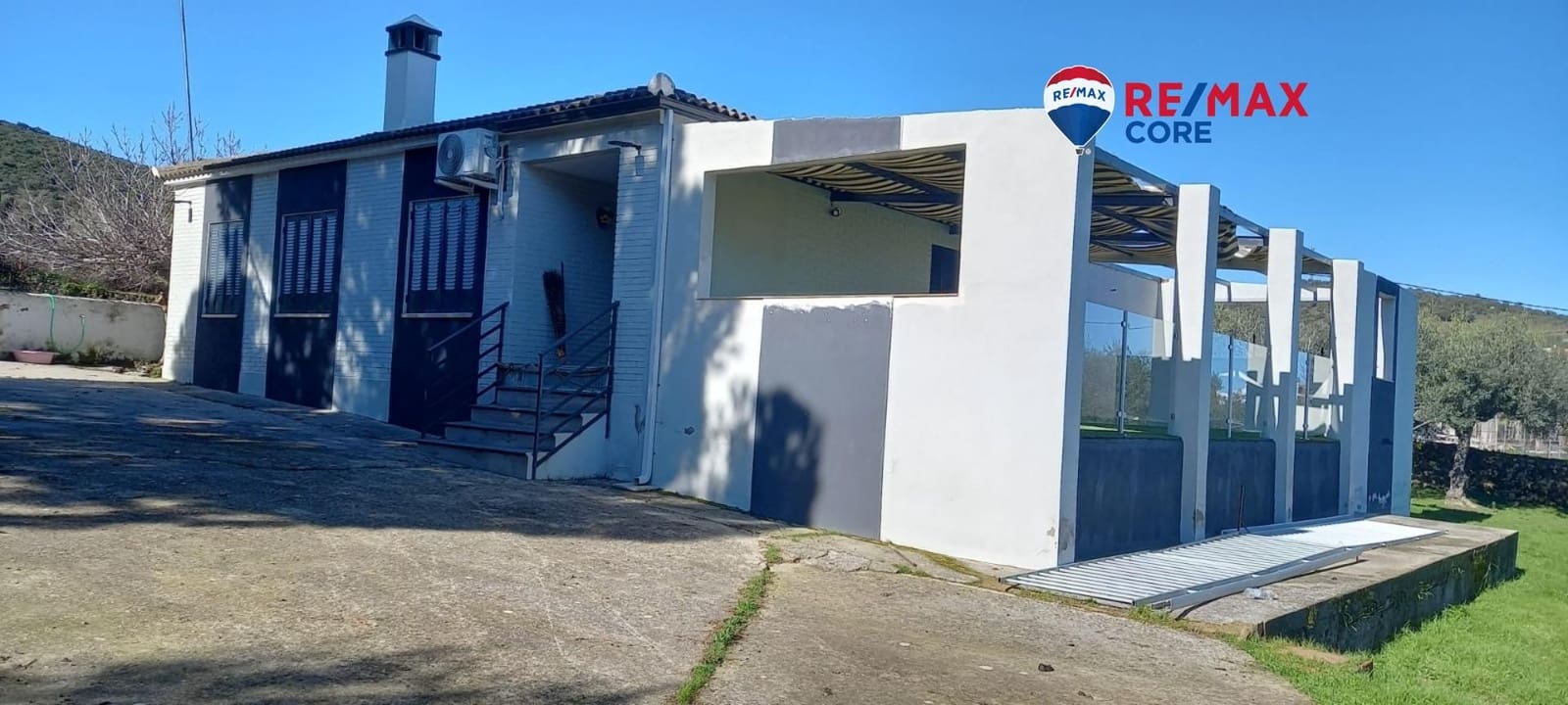 2 sovrum Villa till salu i Sierra de Fuentes - 230 000 € (Ref: 9541099)